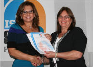 YOLEIDA VILLASMIL RECIBE CERTIFICADO DE FONDONORMA